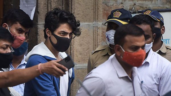 ఆర్యన్ ఖాన్ కు బిగ్ రిలీఫ్.. డ్రగ్స్ కేసులో క్లీన్ చిట్ ఇచ్చిన ఎన్సీబీ