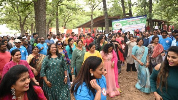 డాలస్‌లో వన భోజనాలు.. ఆట, పాటలతో హోరెత్తిన ప్రాంగణం..