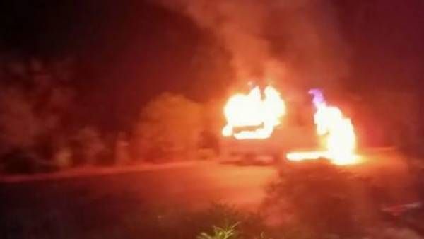 అక్రమంగా అంబులెన్స్‌లో తరలిస్తుండగా పేలిన సిలిండర్.. 13 ఆవులు సజీవదహనం: రాజా సింగ్ ఆగ్రహం