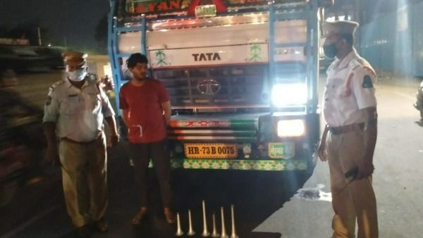 హారన్ కొడుతున్నారా? అయితే జైలుకు వెళ్ళాల్సిందేనట.. ట్రాఫిక్ పోలీసుల వార్నింగ్!!