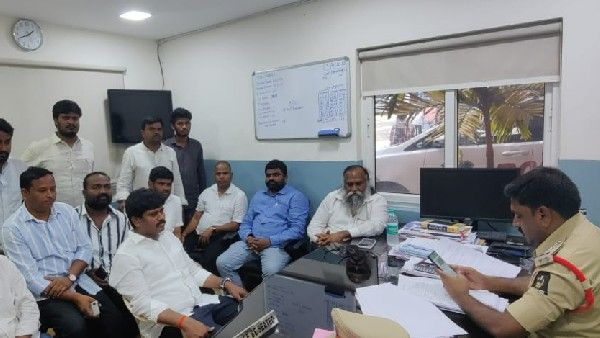 జగ్గారెడ్డిని అరెస్ట్ చేసిన పోలీసులు: పాశవికం అంటూ రేవంత్ రెడ్డి ఆగ్రహం