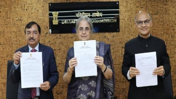 జమ్ము కాశ్మీర్ డీ లిమిటేషన్ పూర్తి - 90 అసెంబ్లీ నియోజకవర్గాలు : పండిట్స్ కు రెండు స్థానాలు..!!