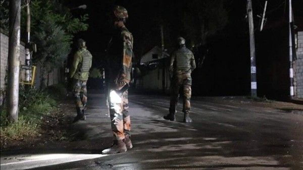 బారాముల్లాలో గ్రనేడ్‌తో దాడి.. ఒకరు మృతి, ముగ్గురికి గాయాలు