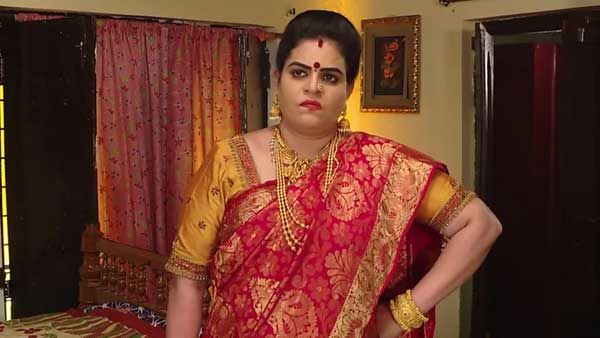 కరాటే కళ్యాణి: అసభ్యకర, ఫ్రాంక్ కంటెంట్‌పై సీసీఎస్ పోలీసులకు ఫిర్యాదు