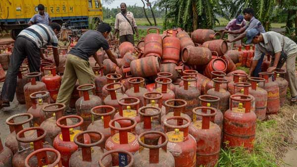 LPG Cylinder Price : మళ్లీ పెరిగిన గ్యాస్ సిలెండర్ ధర-ఈసారి ఎంతో తెలుసా ?