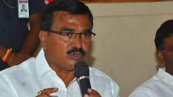 తెలంగాణలో బీజేపి గెలుపు కోసం కాంగ్రెస్ తెగ ఆరాటపడుతోంది.!మంత్రి నిరంజన్ రెడ్డి అనూహ్య వ్యాఖ్యలు.!