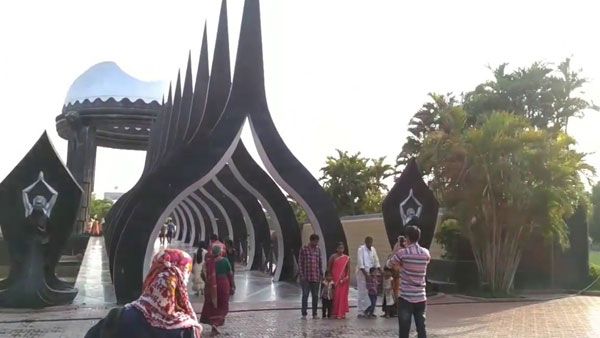 ఎన్టీఆర్ ఘాట్ కు టీఆర్ఎస్ నేతలు : కలిసి కట్టుగా వారంతా ఒకేసారి - కొత్త సమీకరణం..!!