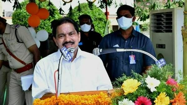 సీఎం అయినా జగన్ సంతోషంగా లేరా? మంత్రి వ్యాఖ్యలు నిజమేనా!! ఆసక్తికర చర్చ