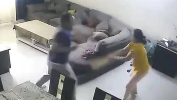 అమ్మా ఏందిది.. ప్రిన్సిపల్‌ను కూడా వదల్లే.. దాడి, వీడియో రికార్డ్, వైరల్