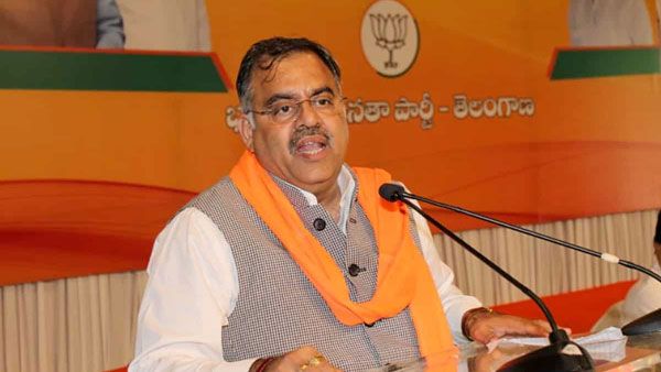 టీఆర్ఎస్ టార్గెట్ గా అసంతృప్తులకు బీజేపీ గాలం; చేరికలపై స్పీడ్ పెంచాలన్న అధినాయకత్వం