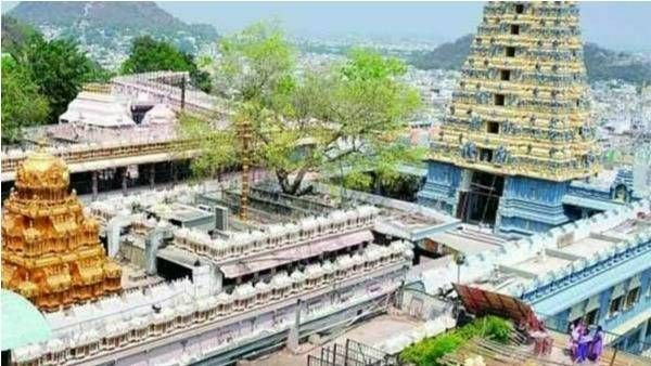 బెజవాడ దుర్గమ్మ హుండీల లెక్కింపులో సిబ్బంది చేతివాటం; ఎస్పీఎఫ్ తనిఖీల్లో బయటపడిన బంగారం