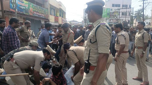 రణసీమగా కోనసీమ.. మరోమారు ఆందోళనలకు పిలుపునిచ్చిన జేఏసీ; కర్ఫ్యూ విధించిన పోలీసులు