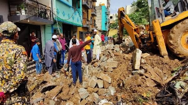 Rain: కుండపోత వానలు, ట్రాఫిక్ జామ్, రోడ్ల మీద గులాబ్ జామ్, ఐటీ హబ్ లో గంటలు గంటలు, దేవుడా !