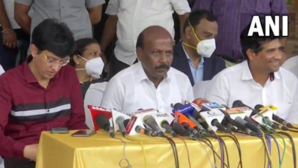 ఉత్తరాది విద్యార్థులతోనే కరోనా వ్యాప్తి చెందుతోంది: తమిళనాడు మంత్రి వివాదాస్పద వ్యాఖ్యలు