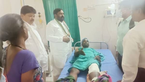 జిమ్ ట్రైనర్‌పై కానిస్టేబుళ్ల దాష్టీకం: విచక్షణా రహితంగా కర్రలతో దాడి, కాలు విరిగింది (వీడియో)