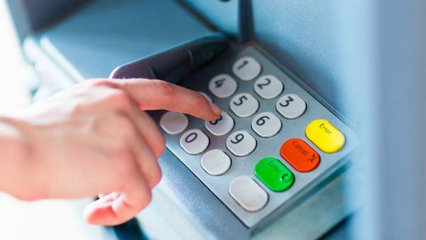 ఎక్స్‌ట్రా అమౌంట్: ఏటీఎంకు పోటెత్తిన జనాలు..ఎక్కడంటే?