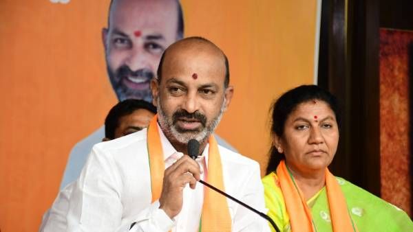 కేసీఆర్ ది టైమ్ పాస్ పాలన.!మోదీ వస్తుంటే గులాబీ నేతల గుండెల్లో దడ మొదలైందన్న బండి సంజయ్.!