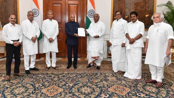 రాష్ట్రపతికి కాంగ్రెస్ ఎంపీల ఫిర్యాదు-అగ్నిపథ్, రాహుల్ పై ఈడీ విచారణ, ఢిల్లీ పోలీసుల తీరుపై