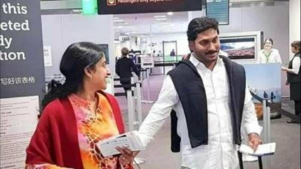 పారిస్ పర్యటనకు సీఎం జగన్ - కుమార్తె చేతికి పట్టా అందే వేళ..!!