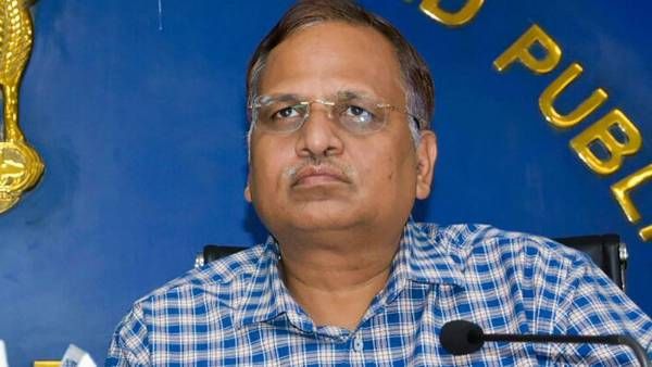 1.8 కిలోల బంగారం, 2.82 కోట్ల నగదు స్వాధీనం.. సత్యేంద్ర జైన్, అతని సహాయకుల ఇళ్లలో..