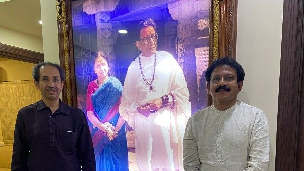 మహారాష్ట్ర సంక్షోభంలో జంధ్యాల రవిశంకర్ ఎంట్రీ: ఉద్ధవ్ థాకరేతో కీలక భేటీ: షిండే వైపు హరీష్ సాల్వే