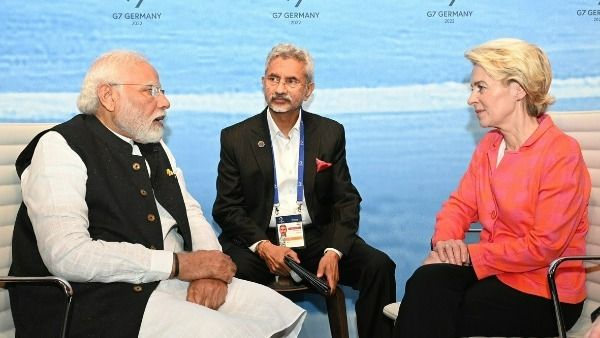 రష్యాకు వ్యతిరేకంగా నిలిచిన భారత్: పుతిన్‌కు మోడీ హితబోధ: జెలెన్‌స్కీకి ఫోన్: జీ7 దేశాలతో గళం