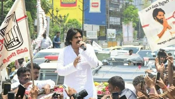 అక‌స్మాత్తుగా ప‌వ‌న్‌క‌ల్యాణ్ బ‌స్సు యాత్ర‌కు కార‌ణం??