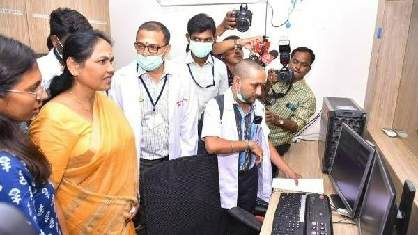 ఏపీ ఆదాయమంతా విదేశాలకు తరలింపోతోందా ? కేంద్రమంత్రి శోభా కరంద్లాజే అనుమానం