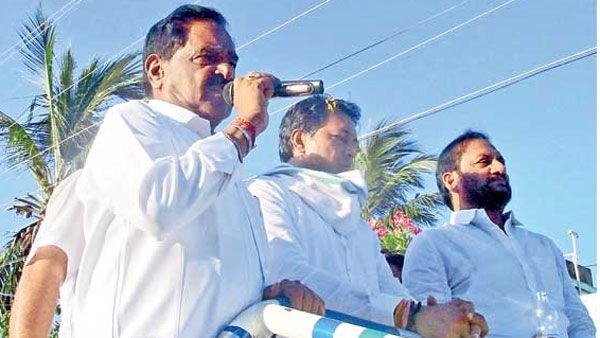 చంద్రబాబుకు వైసీపీ ఎమ్మెల్యే అభినందనలు: ‘నో’ అంటూ మంత్రి విమర్శలు