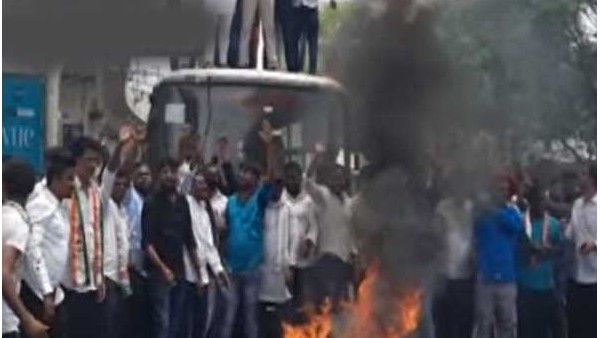 రాజ్‌భవన్ ముట్టడి ఉద్రిక్తం: బస్సు అద్దాలు ధ్వంసం, బైక్ దహనం, రేవంత్ సహా నేతల అరెస్ట్