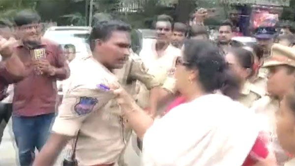 పోలీసు స్టేషన్ కు వచ్చి కొడతా - కాలర్ పట్టుకొని ఎస్సైని గుంజి : రేణుకా చౌదరి వార్నింగ్..!!