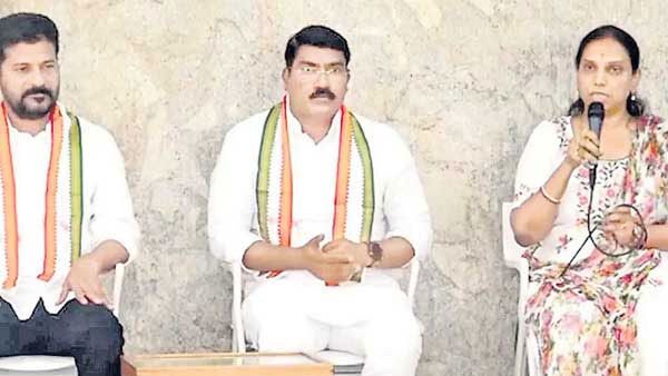 కాంగ్రెస్ గూటికి విజయారెడ్డి.. ఎమ్మెల్యేను చేస్తేనే పీజేఆర్‌కు నివాళి: కోమటిరెడ్డి