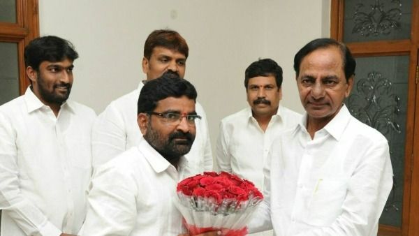 కేసీఆర్ స్వరంలో మార్పు.!పదవులపై ఆశ లేదు.!ప్రైవేట్ ఉద్యోగుల సంఘం సంక్షేమమే లక్ష్యమంటున్న సామా.!