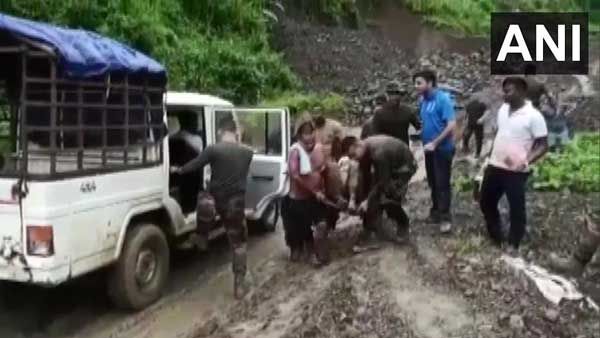 మణిపూర్ లో ఘోరం-కొండచరియలు విరిగి పడి 7గురు మృతి-45 మంది అదృశ్యం