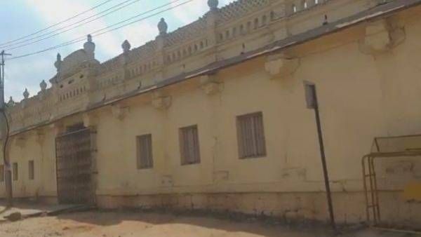 శ్రీరంగపట్నం జామియామసీదు వివాదం: మసీదులో చాలీసా పారాయణ యత్నం; భారీగా పోలీసుల పహారా!!