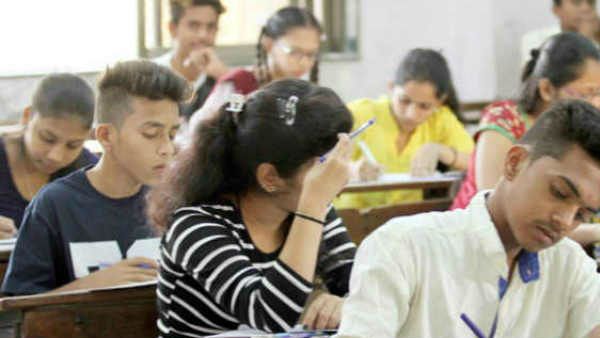 20 ఏళ్ల కనిష్టానికి ఏపీ టెన్త్ విద్యార్ధుల ఉత్తీర్ణత -విద్యాపథకాల వైఫల్యమా ? కోవిడ్ దెబ్బా ?