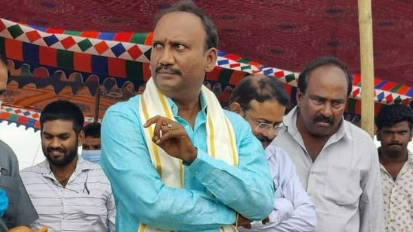 ఆమంచిపై సీబీఐ విచారణ-మధ్యంతర ఉత్తర్వులకు హైకోర్టు నో- జడ్డీలపై సోషల్ పోస్టుల కేసు