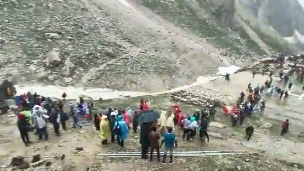 Amarnath yatra: 15 వేల మంది సేఫ్, మోదీ, అమిత్ షా ఎంట్రీ, తేరుకునే లోపు ముంచేసిన వర్షం, వరద, రాళ్లు!