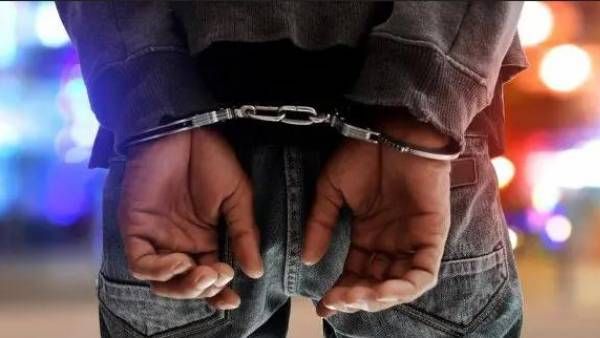 IT Hub: నకిలి పత్రాలతో ఆధార్ కార్డ్ లు, 7 మంది విదేశీయులు అరెస్టు, ఏజెంట్, ఐటీ హబ్ పక్కలో !