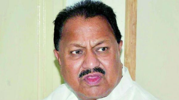 వైఎస్సార్ బిడ్డ ముఖ్యమంత్రి అవ్వటం ఖాయం - డీ శ్రీనివాస్..!!