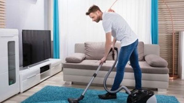 Viral news: ఇళ్ళు ఊడ్చేవారికి లక్షల్లో శాలరీ; ఏడాదికి కోట్లలో ప్యాకేజీలు; ఎక్కడో తెలుసా!!