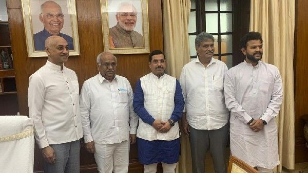 దారికొస్తున్న కేశినేని ? చంద్రబాబు టూర్ కు అండగా-ఎంపీలకు ఢిల్లీ ఆతిధ్యం-వివాదాలకు తెర !