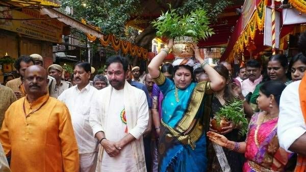 ఉజ్జయిని మహంకాళి అమ్మవారి బోనాలు: బోనం సమర్పించిన కేంద్రమంత్రి కిషన్ రెడ్డి