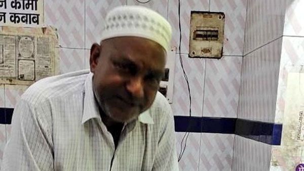 యూపీలో హిందూదేవుళ్ళ చిత్రాలున్న పేపర్లలో చికెన్ విక్రయాలు; పోలీసులకు హిందువుల ఫిర్యాదు; వ్యక్తి అరెస్ట్!!