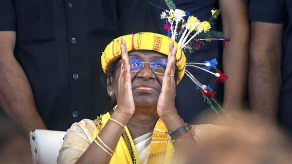 రాష్ట్రపతి ఎన్నికల్లో విపక్షాలకు షాక్: ఎన్డీఏ అభ్యర్థి ముర్ముకే ఓటేసిన కాంగ్రెస్, ఎస్పీ, ఎన్సీపీ ఎమ్మెల్యేలు