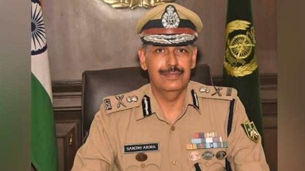 ఆ సీఎం పక్కలో బల్లెం: తమిళనాడు కేడర్ ఐపీఎస్‌ అధికారికి కీలక పోస్టింగ్ ఇచ్చిన అమిత్ షా