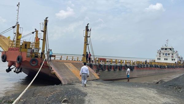 సీఎం హేమంత్ సోరెన్ సన్నిహితుడికి చెందిన రూ. 30 కోట్ల ఓడను సీజ్ చేసిన ఈడీ