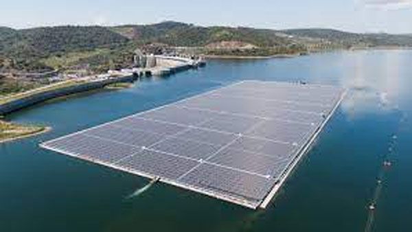 Floating Solar Plate: నీటిలో తేలియాడే సోలార్ పవర్ ప్రాజెక్టు.. చూస్తే ఆశ్చర్యపోవాల్సిందే..
