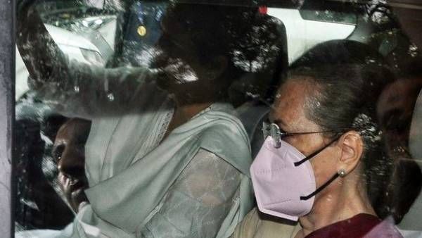 ముగిసిన సోనియా గాంధీ విచారణ-3 గంటల తర్వాత ఇంటికి-పలుచోట్ల కాంగ్రెస్ ఆందోళనలు