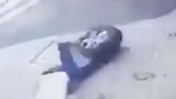 viral video:రెప్పపాటులో తప్పిన ప్రమాదం.. యువతి సేఫ్, వైరల్